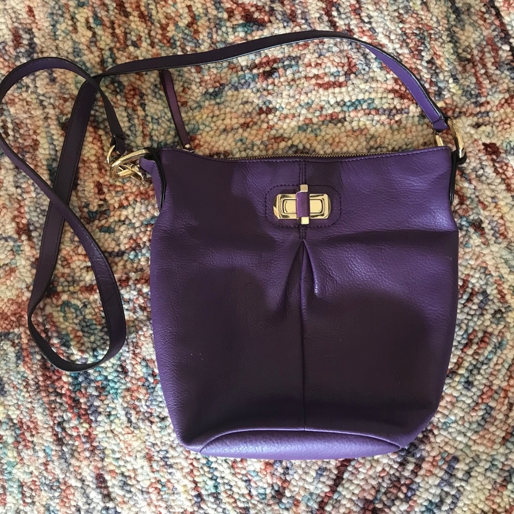 b.makowsky pebble leather bucket crossbody